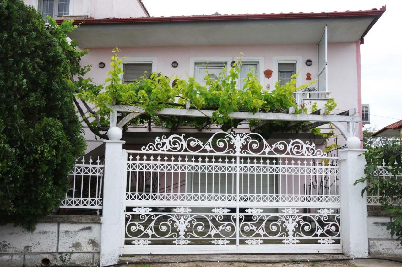 PéllaHouse Of Arts公寓 外观 照片